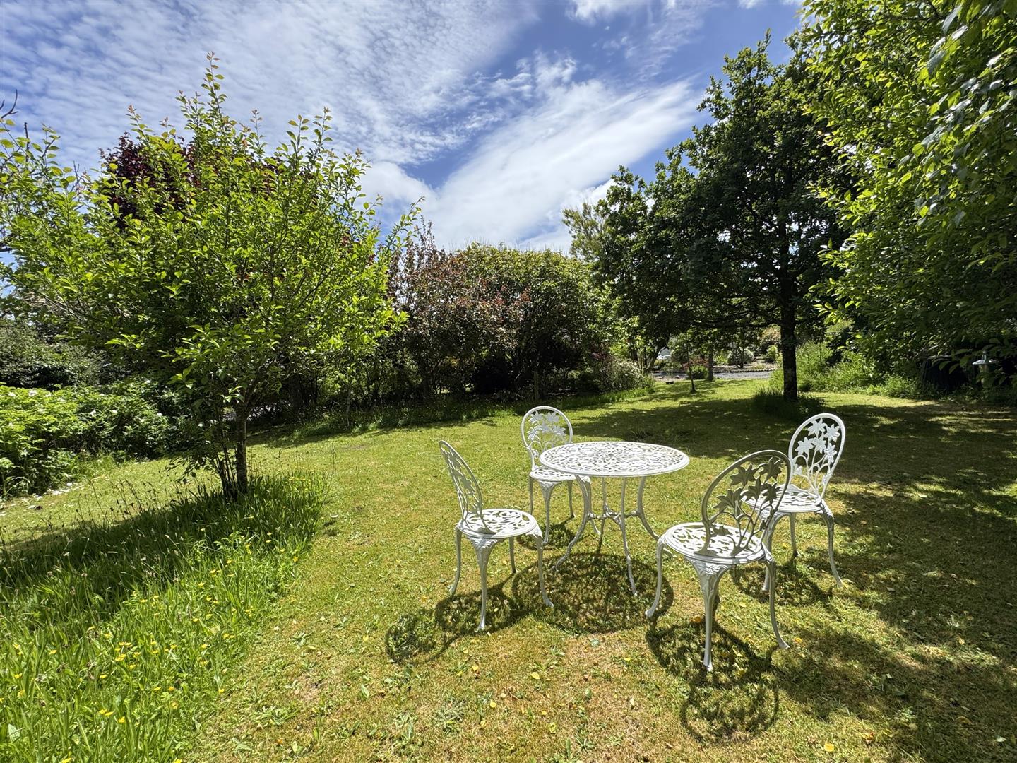 Treskerby, Redruth